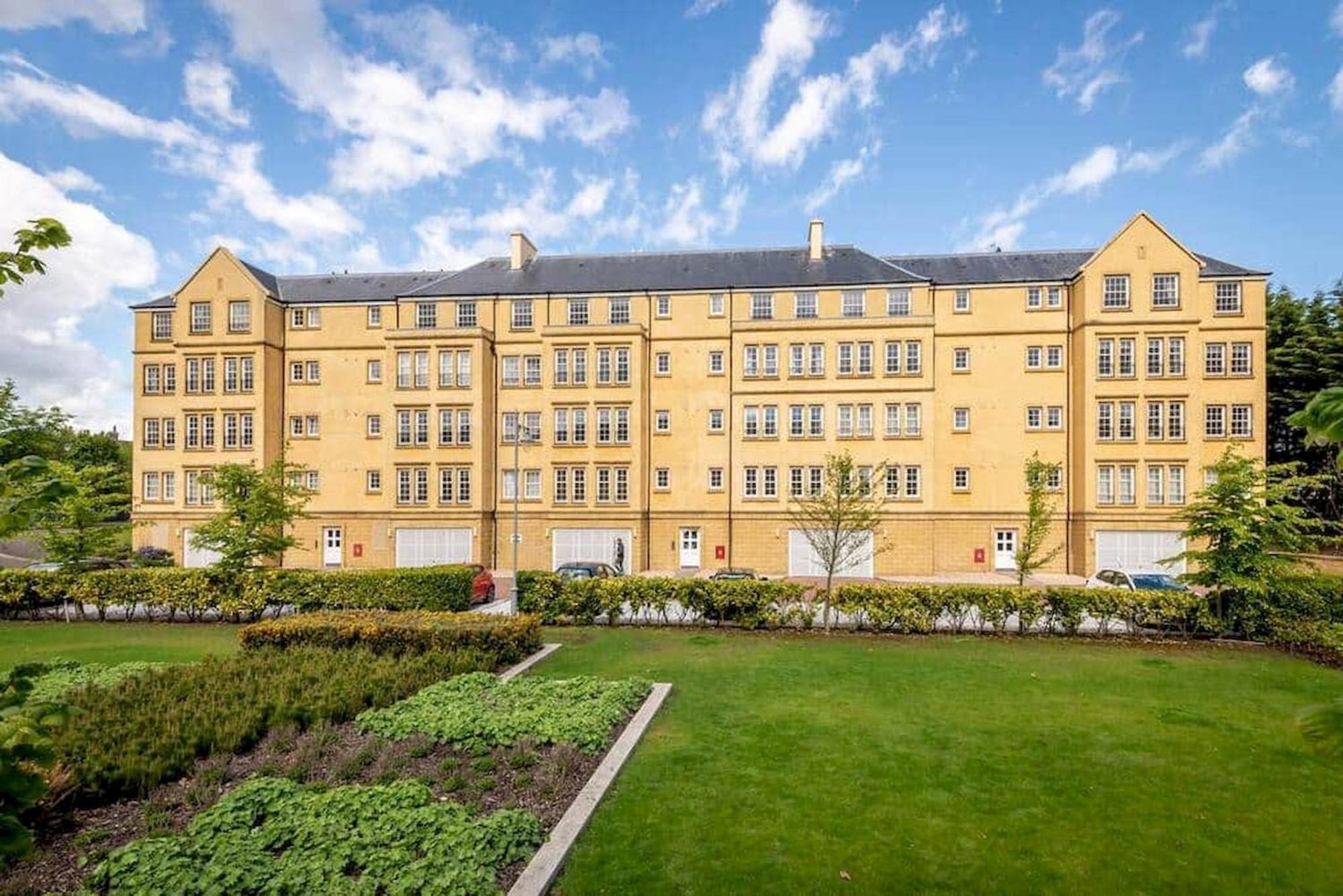Adamson Court - No 11